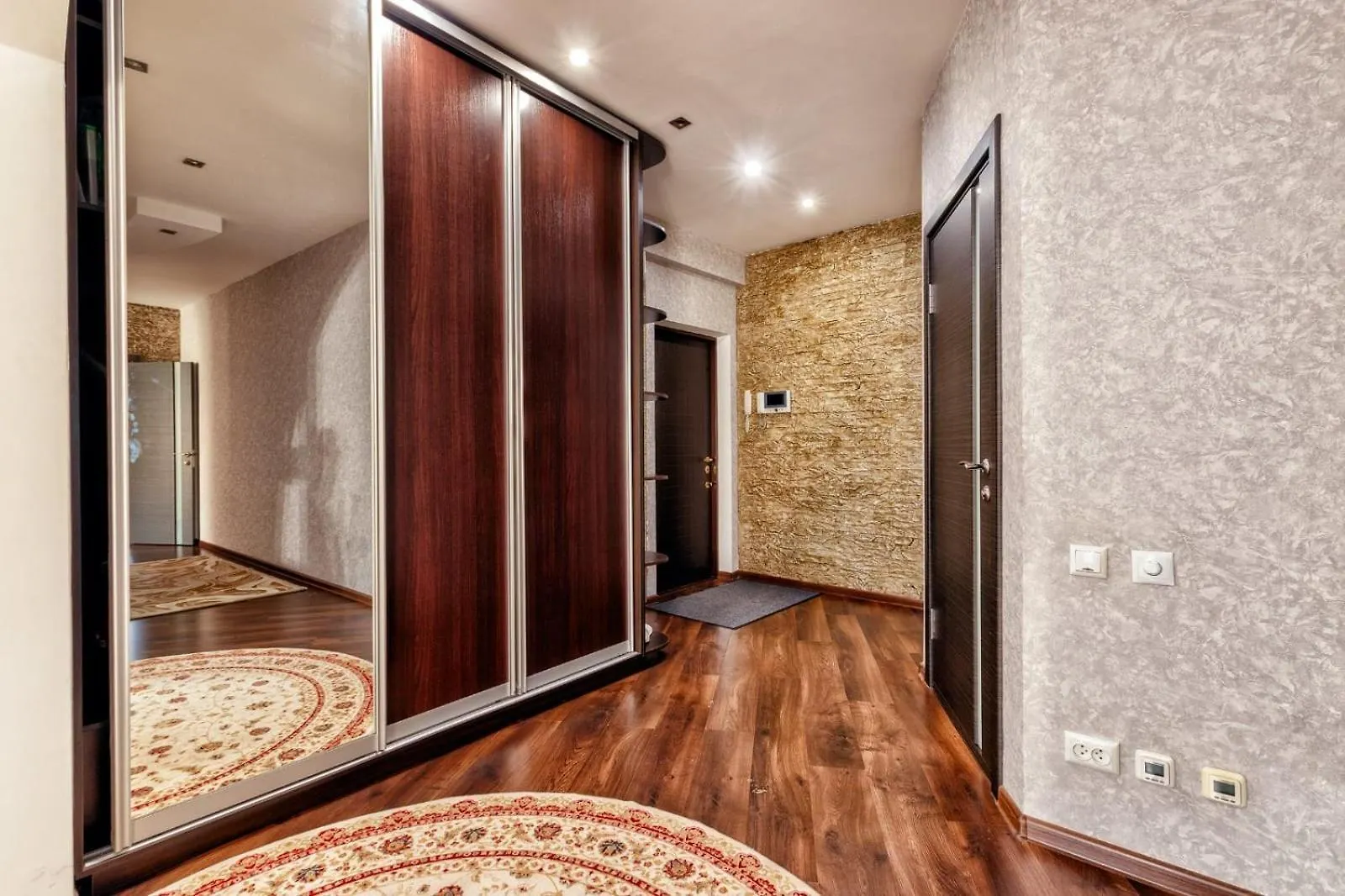 Apartment Люкс Апартаменты На Правом Берегу, 2 Комнатны Nur-Sultan